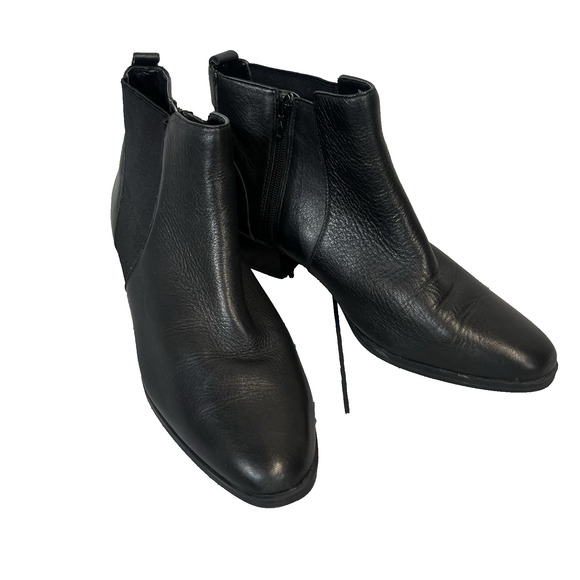 Aerosoles Black Leather Ankle Boots Booties size 9 Criss Cross Dressy Casual - Picture 1 of 13